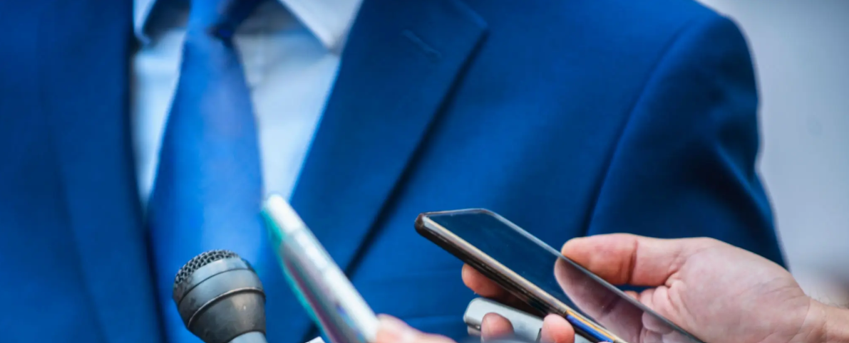 Como usar assessoria de imprensa para construir autoridade digital e ser citado por IAs.