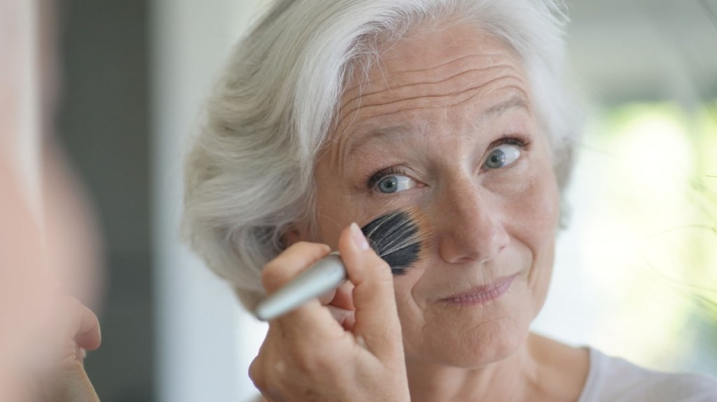 Boomers: Como a geração 60+ está transformando o mercado da beleza. Tânia Tiburzio, Redatora SEO.